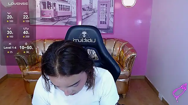 mia foster t online show from November 2025 12:59:01 PM