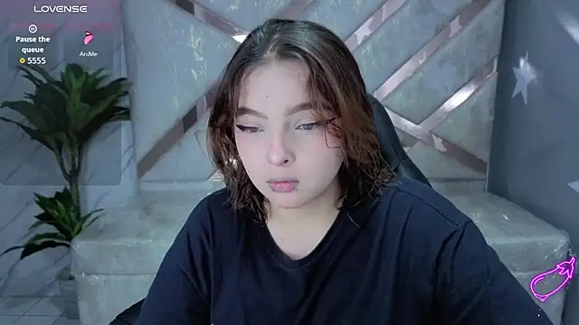 mia foster t online show from March 2026 01:03:01 PM