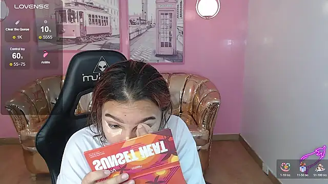 mia foster t online show from November 2025 12:53:02 PM