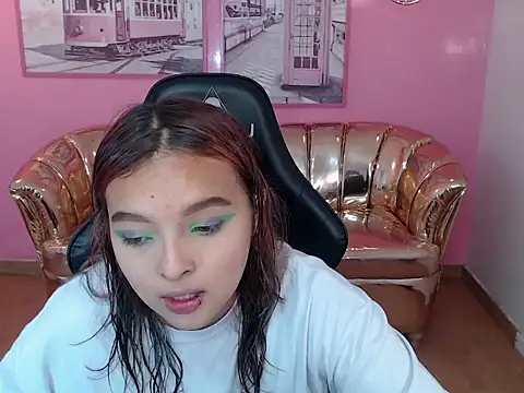 mia foster t online show from October 2025 12:50:02 PM