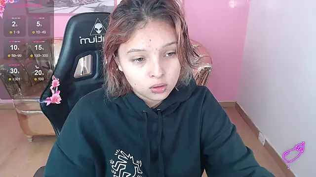 mia foster t online show from November 2025 01:14:02 PM