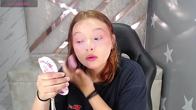 mia foster t online show from April 2026 01:13:02 PM