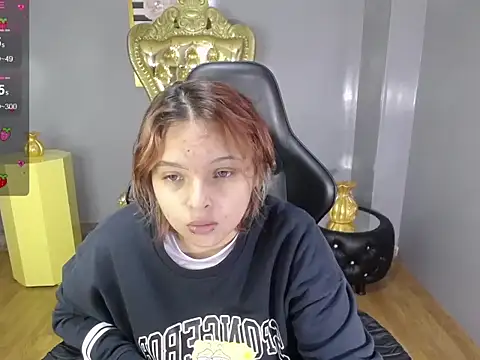 mia foster t online show from October 2025 12:38:02 PM