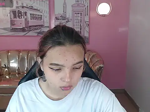 mia foster t online show from November 2025 12:43:02 PM