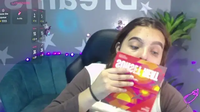 mia foster t online show from December 2025 12:55:01 PM