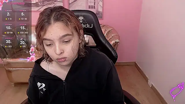 mia foster t online show from November 2025 12:42:01 PM