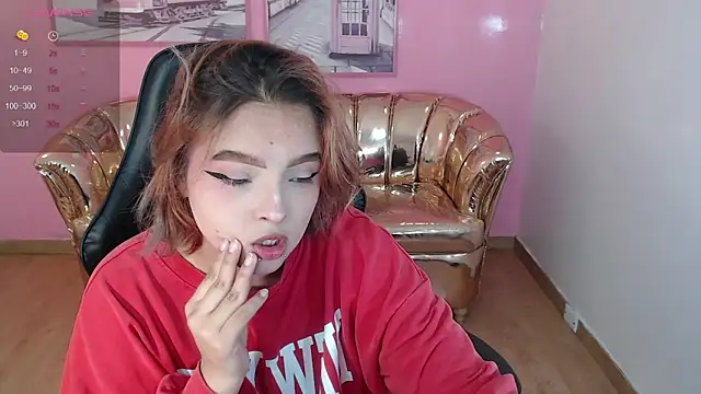 mia foster t online show from November 2025 12:33:02 PM