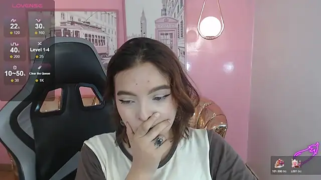 mia foster t online show from December 2025 01:24:02 PM