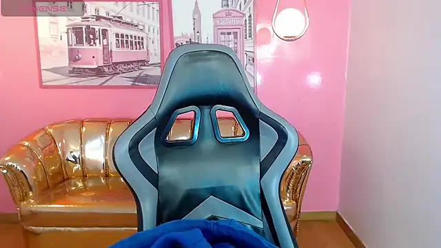 mia foster t online show from December 2025 01:03:02 PM