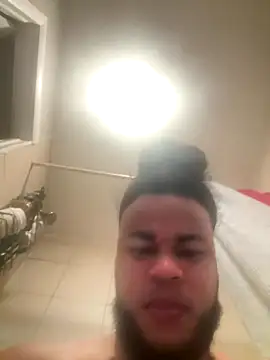 familia0210 online show from November 2025 06:18:02 AM