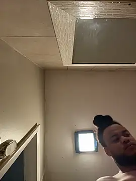 familia0210 online show from November 2025 08:34:01 PM