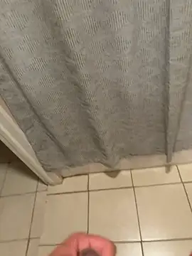 familia0210 online show from October 2025 06:01:01 AM