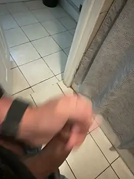 familia0210 online show from October 2025 01:10:02 PM