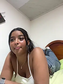 mitschellfox21 online show from November 2025 09:15:01 PM