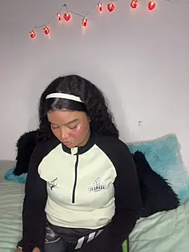 mitschellfox21 online show from November 2025 05:22:01 AM