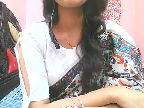 Snapshot of night_queeen7 chatting on November 2025 07:06:01 PM night queeen7 online show from November 2025 07:06:01 PM