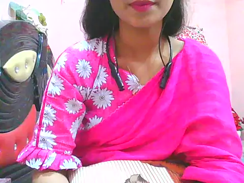 Snapshot of night_queeen7 chatting on November 2025 07:39:02 PM night queeen7 online show from November 2025 07:39:02 PM