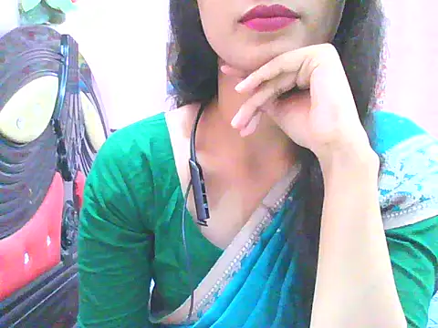 Snapshot of night_queeen7 chatting on November 2025 06:01:02 PM night queeen7 online show from November 2025 06:01:02 PM