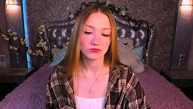 AngelAnabelle online show from December 2025 08:28:02 PM