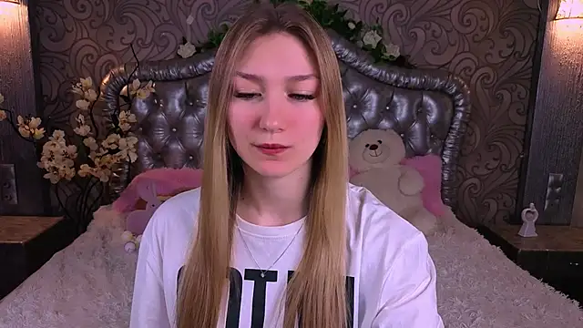 AngelAnabelle online show from April 2026 08:37:02 PM