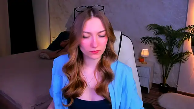 AngelAnabelle online show from December 2025 01:26:02 PM