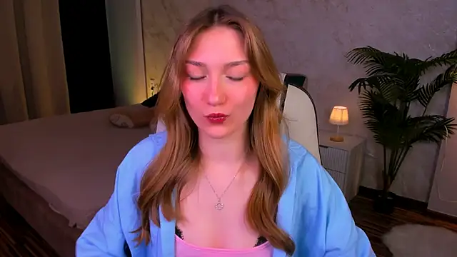 AngelAnabelle online show from October 2025 08:32:01 PM