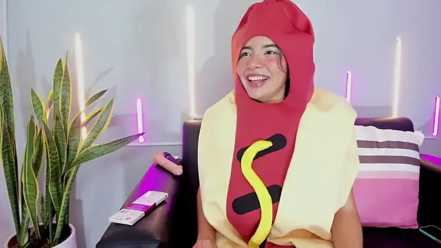 Snapshot of Jules_Angel chatting on October 2025 01:41:01 PM Jules Angel online show from October 2025 01:41:01 PM