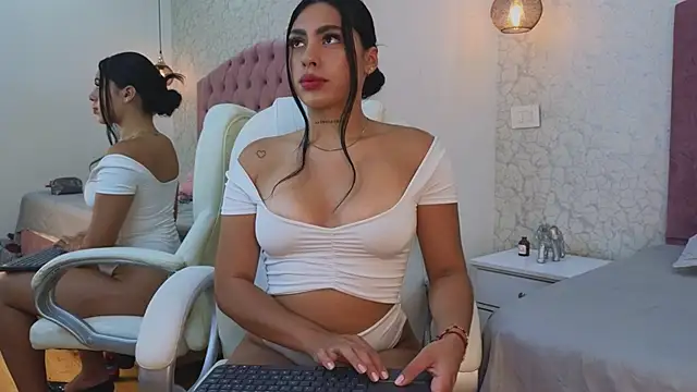 Vanessa Rain  online show from October 2025 07:46:01 PM