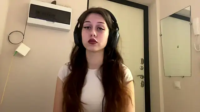 Snapshot of Nayra_flash chatting on October 2025 06:59:01 AM Nayra flash online show from October 2025 06:59:01 AM