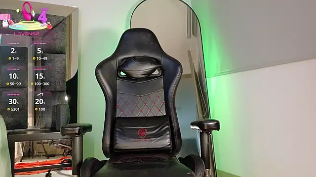 johnjaguar1  online show from April 2026 10:11:02 AM