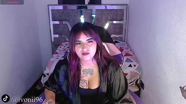 ivoni online show from November 2025 08:08:01 PM