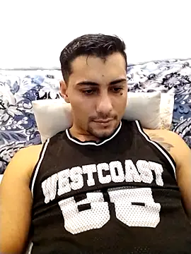 gooddboy01 online show from October 2025 08:08:02 PM