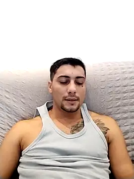 gooddboy01 online show from October 2025 08:38:02 AM