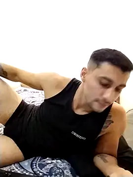 gooddboy01 online show from October 2025 02:29:02 PM