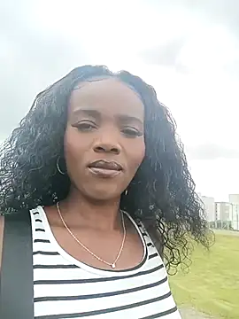 Snapshot of Emily_knights chatting on November 2025 03:26:02 PM Emily knights online show from November 2025 03:26:02 PM