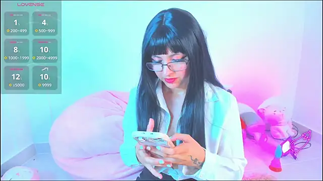 Miaengels  online show from November 2025 11:16:02 PM