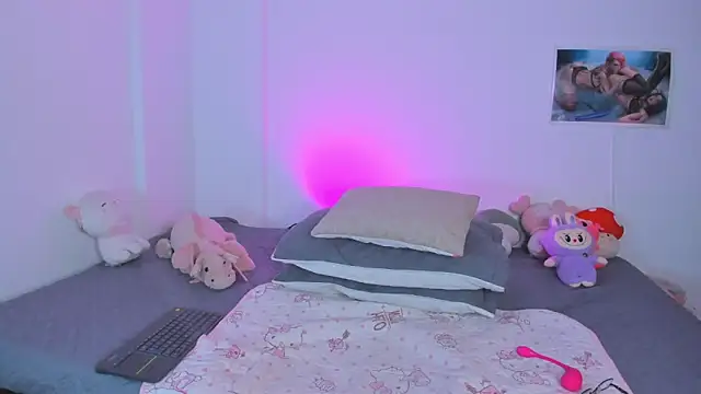 Miaengels  online show from April 2026 02:21:01 PM