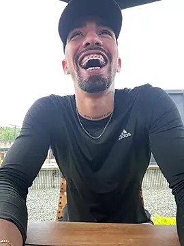 Snapshot of _Duriel chatting on February 2026 05:02:02 PM Duriel online show from February 2026 05:02:02 PM