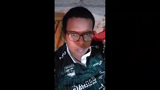 Snapshot of Ronald_ban chatting on October 2025 07:37:01 PM Ronald ban online show from October 2025 07:37:01 PM