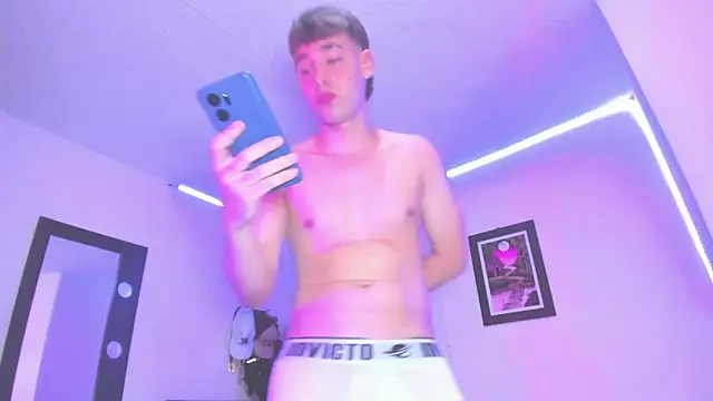 PapiNoha online show from October 2025 10:30:01 PM