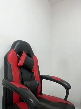 Snapshot of Olivia_Rousett chatting on November 2025 08:53:01 PM Olivia Rousett online show from November 2025 08:53:01 PM