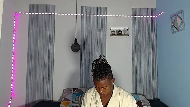 Snapshot of Dark_stallionX chatting on November 2025 06:22:01 PM Dark stallionX online show from November 2025 06:22:01 PM