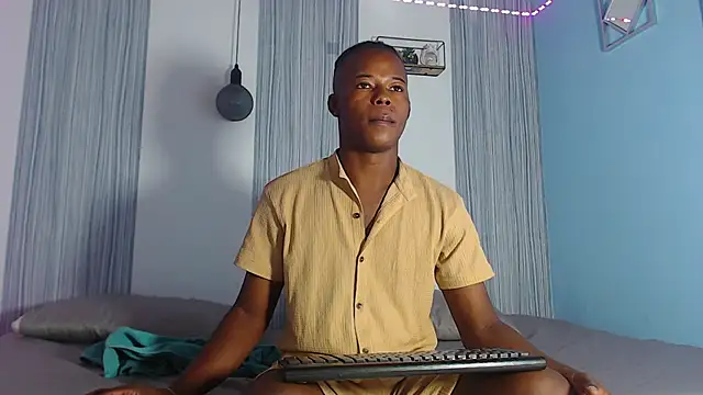 Snapshot of Dark_stallionX chatting on November 2025 06:34:02 PM Dark stallionX online show from November 2025 06:34:02 PM