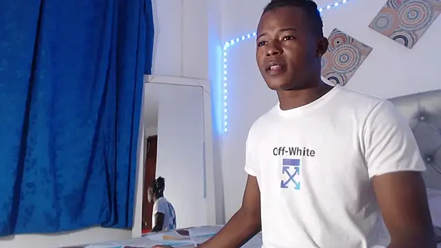 Snapshot of Dark_stallionX chatting on November 2025 03:22:02 AM Dark stallionX online show from November 2025 03:22:02 AM