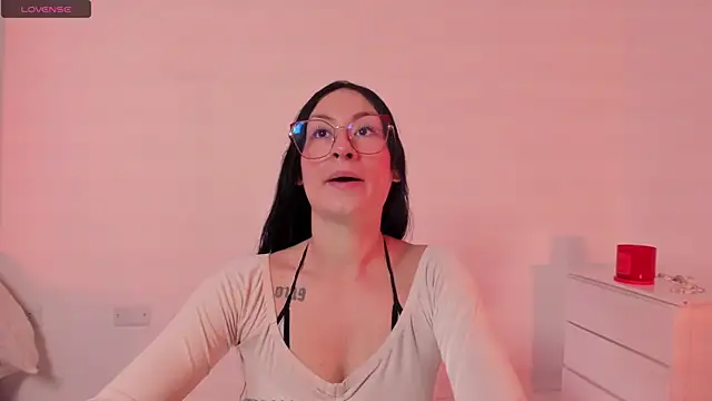 Snapshot of clover_tter_ chatting on November 2025 04:11:01 PM clover tter online show from November 2025 04:11:01 PM