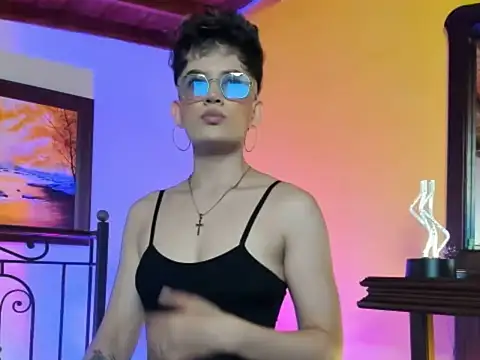 Zulyhenao online show from October 2025 01:18:01 AM