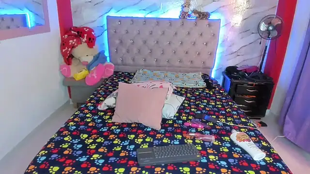 Stefany Andruw online show from November 2025 04:16:01 AM