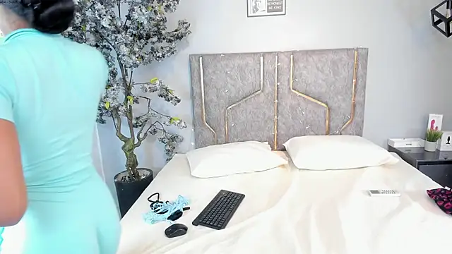 Nahomycarterr online show from November 2025 07:41:02 PM