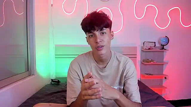 Snapshot of luccas_ferreira chatting on November 2025 07:07:02 PM luccas ferreira online show from November 2025 07:07:02 PM