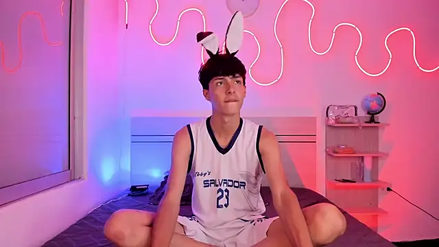 Snapshot of luccas_ferreira chatting on October 2025 07:13:02 PM luccas ferreira online show from October 2025 07:13:02 PM